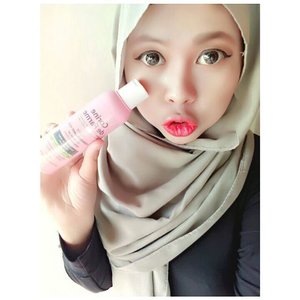 My babee eye remover... .
.
.
.
.
.
.
#corinedefarme #eyeremover #skincare #skincareroutine #makeup #makeupremover #bblogger #beautybloggerindonesia #beautyblogger #clozetteid