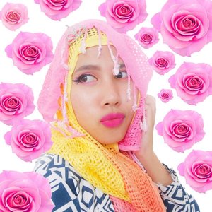Im feeling blooming like roses. When you use rose water that the smell is so strong, then wherever you go roses always around you #rose #wardah #wardahlipcream #beautyblogger #indonesianbeautyblogger #clozetteid #bblogger #ibbloggers #makeup #morphebabe #chichijab #hijabfashion