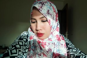 Nothing can beat the sunlight. It makes my pores dissapear and have flawless skin. Laaafff !! #nofilter #beauty #beautyblogger #beautybloggerindonesia #clozetteid #makeup #makeupjunkie