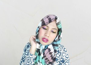 Left or right eyeshadow ?? #makeup #makeupgeek #makeupjunkie #eyemakeup #beautyblogger #indonesianbeautyblogger #beauty #morphebabe #chichijab #clozetteid