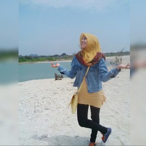 Needed struggles to find you cantik 🙌😱 #latepost #beauty #cleanbeach #clozetteid
