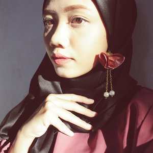 Luv my @fabjogja 's earrings🌸#fabjogja #fabearrings #clozetteID #clozetter #hijab #earrings #jogjabloggirls