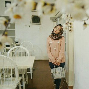 keep calm and pretty🌸 #ootd #hijabootd #fashion #hijab #casual #floral 