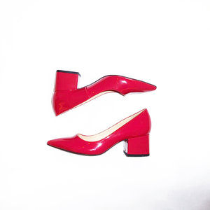 The red shoes 🎈current happiness ✌🏻
•
•
•
•
•
•
•
• #zarashoes #zara #clozetteid #clozetter #bloggerbabes #indonesianblogger #styleblogger #redshoes #fashion #shoes #vsco #fashionitem #stylediaries #ggrep #outfitinspo #whatiwore