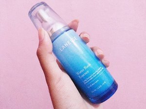 World Water Day! So Im going to introduce you to another my love, Laneige Water Bank Essence♡ yapp! It's water base😊 natural ingredient that will help your skin to be smooth and (of course) moist♥
It's Long-Lasting moisture essence with Water Pump System.
Love its smell so much! xoxo @laneigeid #Day5withlaneige

#MyWeekWithLaneige #SparklingBeauty #clozetteid #clozettedaily #skincare #beautytreatment