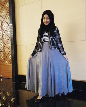 Wearing this outfit for "Hijabers Community 5th Anniversary"Happy 5th Anniversary @hijaberscommunityofficial♥ All the best wishes for you... Stay strong and cheerful~ hihiThat was another great event of you! 😘😘😘❤ 📷 by @cininlia#hijaberscommunity #anniversary #ootd #hootd #ootdindo #hijabootdindo #clozetteid