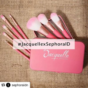 I really want to try this new brush from Jacquelle because the brushes are extremely cute they're pink 💖 and of course I want to try such a quality product from @jacquelle_official #JacquellexSephoraID