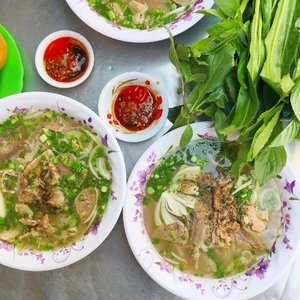 Alhamdulillah, akhirnya bisa nyobain Vietnamese cuisine, Pho, yg halalan thoyyiban 👌🏻❤ katanya klo ke vietnam belum afdol klo belum nyobain ini 🤤 endessss banget, dagingnya banyaakkk. Alhamdulillah.. #mellainvietnam #mellatravelogue #clozetteid