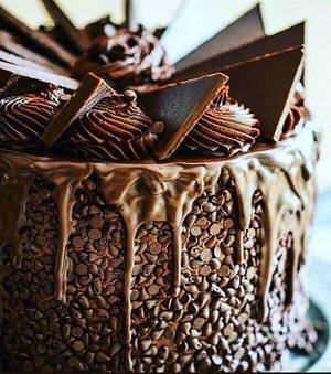 My birthday cake 😍😍😍😍....#birthdaygirl #birthday #birthdaycake #cake #clozetteid  #cakeoftheday #instacake #like4likes #likeforlike #followforlike #igersworldwide #igersworldwide #ritystory #ritystyle #mytravelgram #travelerlife #foodlovers #womanblogger #instapic #cakelover