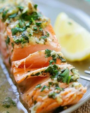 Salmon 😍
Sukakkkkkkk
.
.
.
.
.
#lunch #healthyfood #salmon #japanessefood #healthy #clozetteid  #instafood #foodie #foodphotography #foodoftheday #foodgram #like4likes #followforlike #igersworldwide #igersworldwide #ritystory #ritystyle #mytravelgram #travelerlife #foodlovers #womanblogger #instapic #kuliner #culinary #dietfood #diettogo #picoftheday #lunchmenu