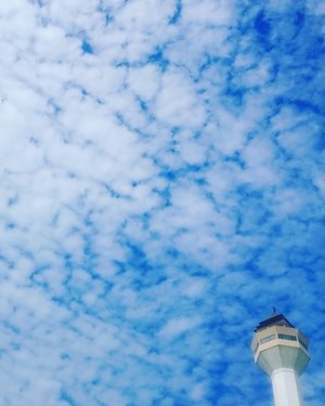 The beauty of white clouds and i love the cloud and blue sky
.
.
.
#ritystrip #clouds #bluesky #explorebandung  #travelerblogger #view #goodmorning #womanlifestyle #womantraveler #ritylifestyle #ritystory #likeforlike #followforlike #travelerlife #mytravelgram #instatravel #igersworldwide #igersindonesia #instaphotoshoot #instanusantara #instasunda #instabandung #instapic #instaphoto #photooftheday #picsoftheday #indonesia #travelgram #clozetteid #myadventure