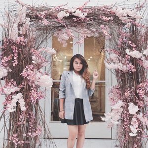 Have you join #district7photocompetition on this cherry blossom thing?
This is my #OOTD at
@district7.coffee PIK #district7sakura 🌸🌸🌸
Wish me luck 🤞🏻
.
.
.
#ootd #stylenanda #styleootd #lookbook #fashion #ootdindo #potd #lookbookindonesia #clozetteid
