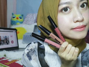 aurelloly lip cream is now on my blog and youtube channel 💄 Don't forget to watch and read it (cyndiadissa wordpress.com)
.
.
.
#clozetteid #beauty #beautynesiamember #lipcream #matte #aurelloly #makeup #beauty #lipstick #beautyblogger #bloggerperempuan