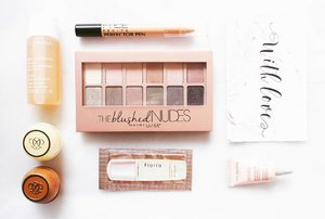 Happy September everyone! Don't forget to stay flawless and gorgeous with this Eyeshadow Palettes from @maybelline and read the complete review on my blog 💕 .
.
.
#ClozetteID #beautyblogger #maybelline #theblushednudes #eyeshadow #clarins #face #flatlay #makeup #motd #potd #bloggerjakarta