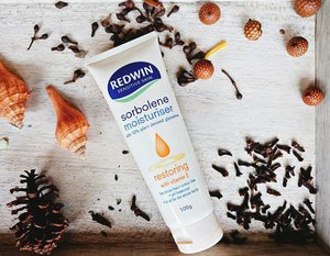 Have you checked my new blog post?
I wrote review about REDWIN sorbolene moisturiser, a multifunction lotion that could use for whole body. This product is paraben free, even fine for baby 😶.
Read my complete review on cyndiadissa.wordpress.com. .
.
.
.
.
#clozetteid
#redwin
#sorbolene
#beauty
#beautybloggerindonesia #beautynesiamember
#bloggerceria #bloggerperempuan
