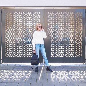How's your wednesday? Guess we all wish we could skip tomorrow and the day after -straight to the weekend 😎.#cheapskatestyle is back!.Outfit details:Sunnies: @shopee_id Rp. 30rbSweater: @hm Rp. 68rbPants: @zara Rp. 170rbShoes: @hm Rp. 102rbBackpack: @zara Rp. 170rbTotal spent: Rp. 540rb.How to get them so cheap? read my highlighted Instastory.But it's impossible to get those cheap price in Indonesia! Nah.. if you know where and when to buy them, you'll get them. I'll tell more in Instastory (ASAP when I have the time)...#clozetteid #clozettedaily #OOTD #OOTDID #ootdindo #OOTDIndonesia #ootdidku #lookbook #lookbookindo #fashion #FOTD #fashionblogger #streetstyle #vscocam #fblogger#style #fashionista #picoftheday #WIWT #instafashion #styledootd #styleinspo #fashioninspo #ootdinspo #dailylook #outfitideas #stylemurmer #springoutfit #MOTD