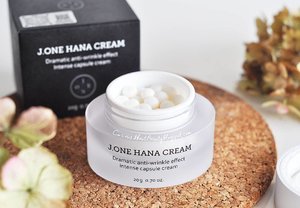 I kinda picky in the terms of choosing moisturizer since I have oily, sensitive and acne-prone skin. And I tend to avoid rich ingredients cream.

But this @jonecosmetic Hana Cream has impressed me, it has dramatically improved my troubled skin texture..
find out how on my #vlog (#linkinbio)

#jonecosmetic #sephora #hanacream #antiwrinklecream #pearlcapsule
#moisturelizingcream #koreabeautybrand #koreanskincare #whitening #brightening #wrinklecare #LYKEambassador #ClozetteID #clozettedaily #beauty #beautyreview #koreanbeauty #skincarejunkie #beautyblog #beautyblogger #beautyvlogger #bloggerbabes #asianbeautyblogger #bloggerceria @bloggerceriaid #bblogger #whywhiteworks