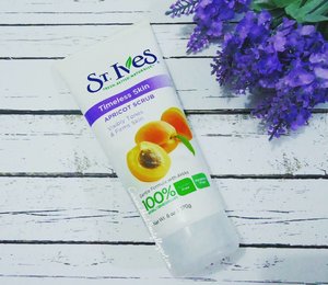 Current fave exfoliating #scrub: St. Ives Timeless Skin Apricot Scrub. Mild, not drying, no greasy film afterwards, yet effectively exfoliates. Supah!
Read the full #review on my #blog (link in bio) ❤

#clozetteid #clozettedaily #clozetter #stives #beauty #skincare #beautyblog #beautyblogger #indonesiabeautyblogger #asianbeautyblogger