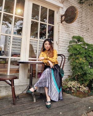 Be a lady in waiting.......who hustles.—Mustard Blouse from @standforwoman Pleated Skirt from @kenwin_shop—#PriStyleDiaries📸 @vlodelarosa ..........#whatiwore #womensfashion #summer #dreamy #fashionistas #chic #cafe #portrait #ootdinspiration #ootdbloggers #lotd #fashionblog #bloggerstyle #fashion #wiwt #styleinspo #instastyle #ootd #styleblogger #blogger #fashionblogger #fashionpeople #outfitoftheday #fashioninfluencer #style #outfit #streetstyle #clozetteid