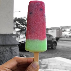 [page 82 of 365]
Maunya sih, tiap sakit hati atau marah...bisa langsung reda dg diam dan makan es krim. Nyatanya lebih sering harus banting pintu atau menyakiti orang lain dulu. Susah memang mengontrol emosi, kalau gampang...ya ngga dijadikan petunjuk keimanan seseorang😄
•
23 Maret 2017
Ps: lari, hujan-hujanan, nangis...ngga apa-apa. Daripada depresi karena ngga nyadar lagi pengen marah
•
#watermelon #clozetteid #lifestyle #blogger #glicowings #icecream #iphoneonly #shotoniphone