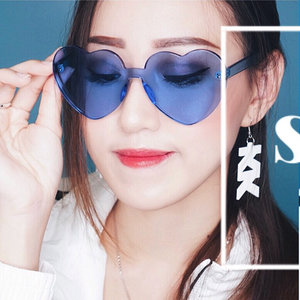 Swipe right for more😍😍😍 BUY 1 GET 1 all item (makeup, glasses, earring, outfit)* only ‘till August 23rd >> @selcouth.plus 
What are you waiting for? ;) #clozetteid #template #fashion #jualaksesoris