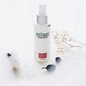 Keiskei —
The natural hair care which made from ashitaba leaf 😍
If you never heard about ashitaba, ashitaba is a herbal leaf which has a lot of benefits !
.
Well, this is Keiske hair perfume conditioner, which can help you to repair the damage, dull, and branched hair. More over, this product can keep you hair moist and fresh 👏🏻
.
Made from natural ingredients, Keiskei is safe enough for everyday use. Different from another conditioner, you just spray it on your hair and wait until dry.
The dry process is fast enough, don’t worry will make your hair fell sticky ♥️
.
To get the maximal result, use Keiskei hair perfume conditioner twice a day !
.
The things that I like from this conditioner is efficient, the smell is fresh, quick dry and made from natural ingredients 🌻
.
.
.
#clozetteid 
#review 
#keiskei 
#keiskeiindonesia 
#haircare 
#flatlay 
#potd 
#blogger 
#bloggerindo 
#뷰티블로거
#대한민국
#서울
#제주
#유행
#라이프스타일
#구성하다