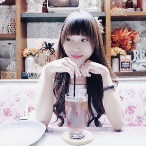 Thanks to people —that walked into my lifeand made it better.And thanks to the oneswho walked out,and made it amazing 🌻...#clozetteid #potd #ootdfashion #ootdshare #style #stylechallenge #styleblogger #travel #travelblogger #travelphotography #blogger #bloggerstyle #bloggerlife #bloggersurabaya #bloggerjakarta #influencer