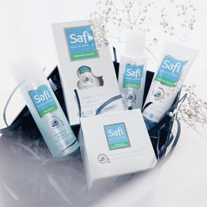 Safi whitening expert series —
So, lucky ! I can get one series of safi whitening expert. Let me tell you one by one gais 😍
.
Safi Makeup remover -
Best makeup remover so far (based on the things that I already tried). This is a make up remover which has a texture like water but can lift the make up until 100% with 2 cotton only ! Complete with Habbatus Sauda and oxy white contains that keep our skin still hydrated and soft 👌🏻
Rate 4/5
-
Safi purifying cleanser -
A gel cleanser which has a function to remove any dirt, clean the rest of make up, keep our skin hydrated, and rich of foam 👌🏻
-
Safi skin refiner -
This is the important step to preparing our skin to accepting another product in our skin. Pstt.. it’s alcohol free 👌🏻
-
Safi illuminating day cream SPF 15+++ -
A day cream with soft white cream texture, complete with SPF 15. Which has keep our skin safety from UVA UVB light, keep our skin from bad radiation, smoother our skin, and flatten uneven skin 👌🏻
-
Safi ultimate essence -
A serum with a lot of function like brighten our skin, fading hyper pigmentation on our skin, flatten uneven skin, fading redness, smoothen and hydrated our skin 👌🏻
.
Which one do you want to try?
I recommend their Make up remover 🌻
.
.
.
#clozetteid 
#makeuptutorial 
#makeup 
#skincare 
#skincareroutine 
#makeuprevolution 
#potd 
#flatlay 
#flatlaystyle 
#blogger 
#bloggerlife 
#bloggerindo 
#influencer