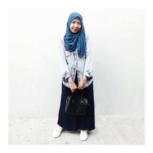 Self-confidence is the best outfit, rock it and own it - anonim
.
#OOTD #Clozetteid #ggrep #hijaboutfit #hijab #hijabstyle #blue