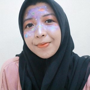 Recreate "Planet" look from @megachintasih
.
Products used ✨✨
@purbasarimakeupid Alas Bedak Foundation Shade Natural
@maybelline Volume Express Turbo Boost
@maybelline Fashion Brow Cream Pencil Shade Black
@purbasarimakeupid Daily Series Eyeliner Pen
@inezcosmetics Professional Color Palette Eyeshadow 
@wardahbeauty Lightening Two Extra Cover Shade 04 Natural
@eminacosmetics Magic Potion Shade 02 Sunglow
@kryolanindo @kryolanofficial Kryolan Professional Makeup shade white .
#galaxymakeup #makeup #galaxy #purbasari #maybelline #clozetteid #planet
