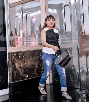 I’m back after detox almost 2 days 👋 .
.
.

#ootdlidya #ootd #outfits #fashion #outfitinspiration #style #outfitoftheday #clozetteid #outfitideas #streetstyle #fashionstreet #ootdstreet #explorejakarta #jakartafashion