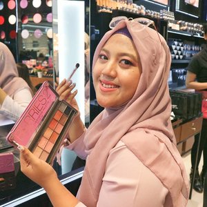 Pecinta eyeshadow palette mana suaranya? @byscosmetics_id ngeluarin eyeshadow palette yang diberi nama BERRY PRETTY dengan 12 warna yang cantik, terdiri dari 6 shimmer dan 6 matte. Yang mau nyobain bisa beli di counter BYS Cosmetics di Pakuwon Mall Surabaya.__Harga : Rp. 295.000#SBBxBYSCosmetics#sbybeautyblogger #BYSBerryPretty#ClozetteId #sbbevent #sbbreview