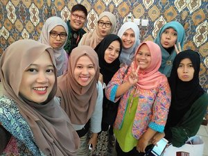 Sisa semalam di Media Social & Fashion Blogger Gathering with Komunitas Desainer Etnik Indonesia. Yeay! Thankyou @ihblogger & @komunitasdei gemes banget sama baju-bajunya💗 ..#ihblogger #clozetteid #komunitasdesaineretnikindonesia #etnikindonesia