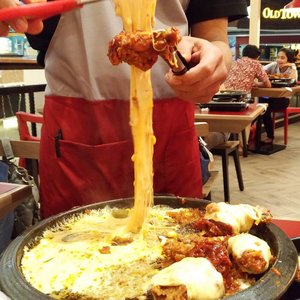 Finally, udah ga penasaran sama #rollingcheese 😁😂🍗
.
.
.
#ojju #ojjukoreanrestaurant #ojjuindo #ojjukokas  #foodstagram #foodblogger #koreanfood #clozetteid