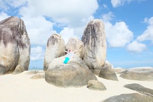 Enjoying summer at almost paradise island, Belitung. #ifatraveldiary wish list for a very long time since junior high school. Lets dancing under blue sky on a bright sunny days! 🌞☀🌤
.
Fresh air, breathtaking view, feelin relax inside an outside. Happiness is in the air!!! Sungguh kenikmatan yang HQQ👒👓💦 .
.
Cant wait to meet next holiday, please make it true dear @reddoorzhq  #RedSummerContest 💙