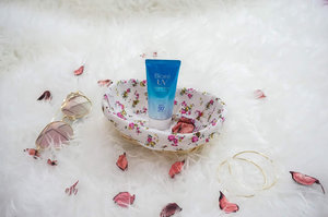 Kerene Jesica: [REVIEW] - BIORE WATERY ESSENCE SPF 50++ AS MY DAILY ROUTINE (IN ENGLISH)