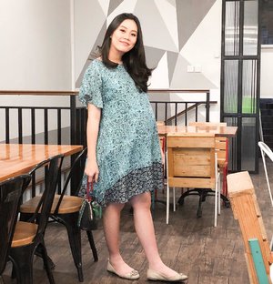 “It doesn’t matter how slow you go, as long as you keep going.” A quote that rings so true as my husband waits for me to move or walk anywhere 🤰 
#pregnantandhappy #36weekspregnant #36w2d #lookbooklookbook #bumpstyle #pregnantstyle #dressthebump #wearitloveit #batikindonesia #ootdbatik #clozetteid #ootdindonesia