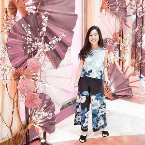 These @michmarket_ pants are giving me all the #feels for Chinese New Year! .
.
Chinese New Year is like a second chance to recommit to the 2018 resolution I have forgotten all about in less than two months 🤪 got your CNY outfit figured out yet?

#clozetteid #ootd #CNYlook #CNYoutfit #lookbookindonesia #ootdasia