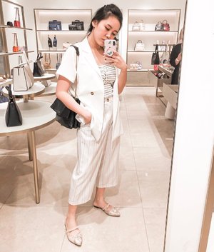 What is life worth if you can’t fully and unapologetically be yourself?

#mirrorootd #clozetteid #ootd #styledaily #wearthisnext #whiteonwhite