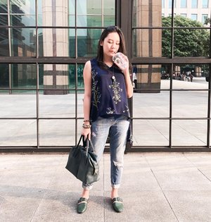“Do what you feel in your heart to be right - for you’ll be criticized anyway.” Eleanor Roosevelt

#clozetteid #ootd #ootdindo #influencersalliance #indonesianblogger #stylediary #lookbookindonesia #bloggerindonesia #femaleblogger