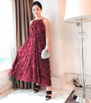 Wearing red in Chinese culture symbolizes joy and luck. It’s my sister’s wedding yesterday so wearing this dress from @frontrowlabel to the holy matrimony was only appropriate. Just the right amount of drama!

#clozetteid #ootd #lookbookindonesia #ootdindonesia #thehappynow
