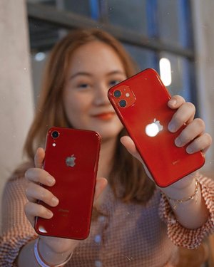 Hands on with the new iPhone 11, if you guys notice warna merahnya agak sedikit berbeda dari iPhone XR, tapi kalau buat kamera gak usah ditanya lah ya pasti bagusan iPhone 11 😍🥰..#iphone11 #iphoneredproduct #iphone11red #clozetteid