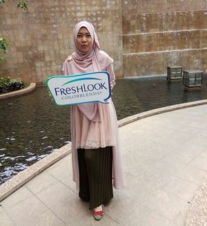 I love my freshlook outfit today because Pastel makes me younger 😍😂😅😎
.
.
.
#FreshSelfieLookJKT #clozetteid #FreshlookID