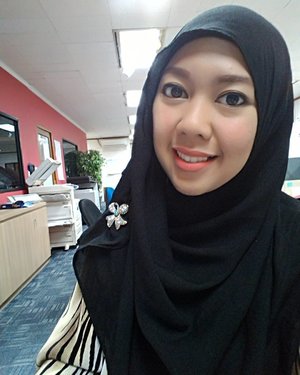 Pleasure in the job puts perfection in work ~ Aristotle
.
.
.
.
.
.
.
My last day at manggala after 7months 😢
#clozetteid #clozette #constructionconsultant #lifestyleblogger #officestyle #hijabforwork #hijabstyle #bloggerlife #pipimantaudiary #wardah #lipcremewardah #no5 #lipstick #makeup
