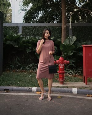i just fall in love with the kind of outstanding dress, @shopatralyka totally bring out the feminine side of me ✨
#wearRALYKA