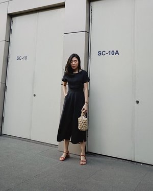 fall in love with their pieces especially de-young in black jumpsuit, swipe left to see the back detail, sweetness overload! ✨
@blackdiamond.idn | #blackdiamondmuse #blackdiamondidn