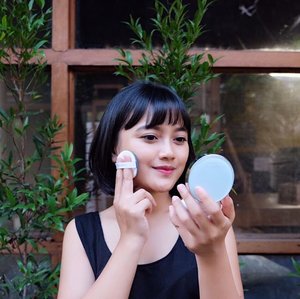 First time experience with Laneige BB Cushion Pore Control SPF 50+ PA++ .
Stronger two step oil control system!!!
.
It will make your skin look clean
and smooth all day long
by keeping skin moisturized inside
and matte outside
with refreshing BB Cushion
that control excessive sebum
while maintaining moisture
.

Thank you @laneigeid for the gift,
i really like it
.
#laneige #bbcushion #bbcushionlaneige #clozette #clozetteid #makeup #beauty #beautyenthusiast #makeupenthusiast