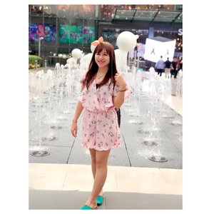 “Your smile will give you a positive countenance that will make people feel comfortable around you.” — Les Brown

#clozetteid #starclozetter #beautyblogger #blogger #indonesianbeautyblogger #ootd #potd #asian #cottonon #thailand #siamparagon #wakai #pink #girl #ulzzang #fotd #throwback #holiday