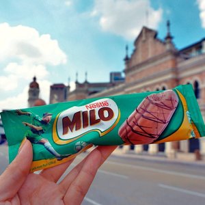 Milo Ice cream 1.5RM
Enak sih... rasanya kaya minum es milo

#icecream  #milo #miloicecream #yummy #food #foodblogger #ice #cold #foodlover #malaysia #kualalumpur #cheap #musttry #icemilo #delicious #clozetteid #starclozetter