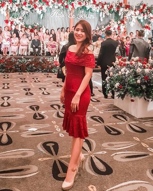 “One of the simplest ways to stay happy is by letting go of the things that make you sad.” –Tinku Razoria-

#happywedding #clozetteid #beauty #beautyblogger #ladyinred #reddress #chocochipsboutique #beautyblogger #indonesianbeautyblogger #blogger #wedding #adyjovrney #girl #smile